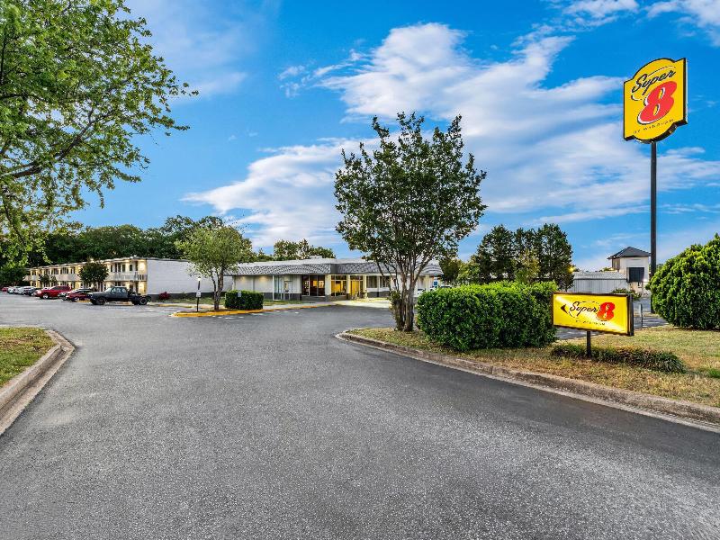Super 8 by Wyndham Gaffney image