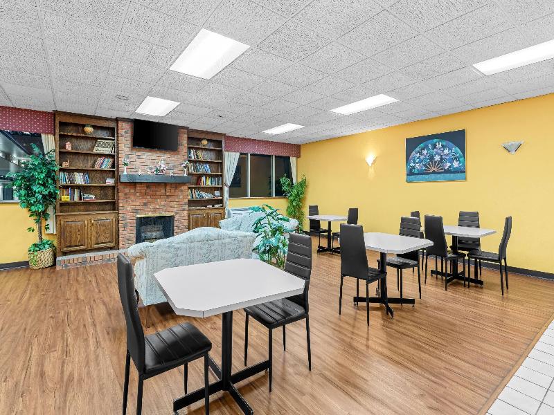 Super 8 by Wyndham Gaffney image