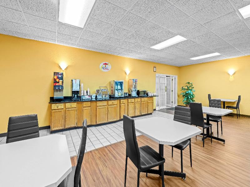 Super 8 by Wyndham Gaffney image