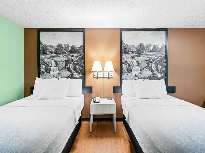 Super 8 by Wyndham Gaffney image