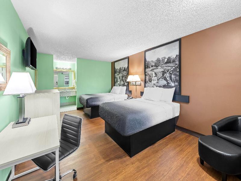 Super 8 by Wyndham Gaffney image