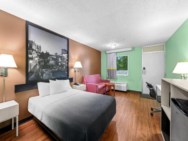 Super 8 by Wyndham Gaffney image