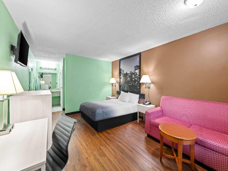Super 8 by Wyndham Gaffney image