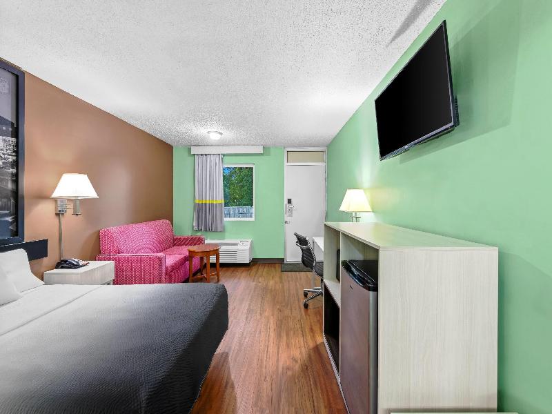 Super 8 by Wyndham Gaffney image