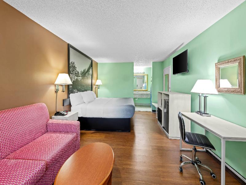 Super 8 by Wyndham Gaffney image