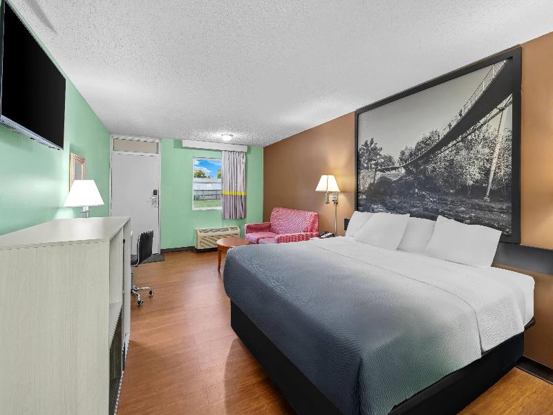 Super 8 by Wyndham Gaffney image