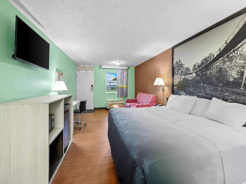 Super 8 by Wyndham Gaffney image