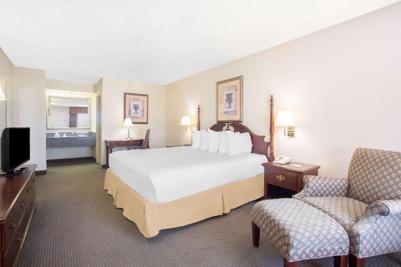 Days Inn By Wyndham Metter image