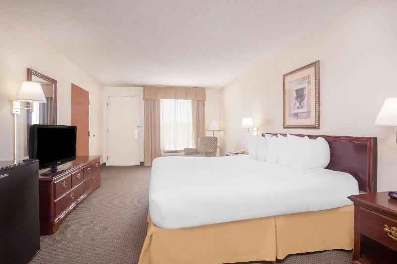 Days Inn By Wyndham Metter image