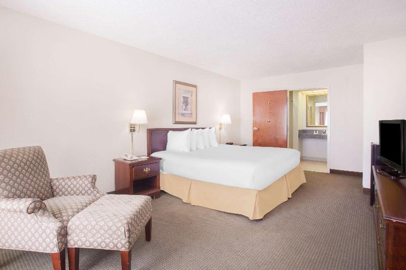 Days Inn By Wyndham Metter image