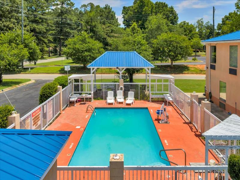 Gray Inn and Suites