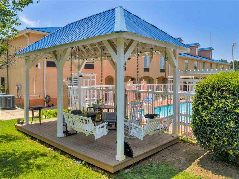 Gray Inn and Suites