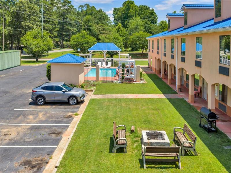 Gray Inn and Suites