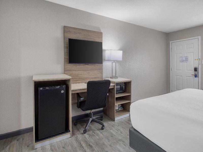 SureStay Hotel by BW Spring North Houston image