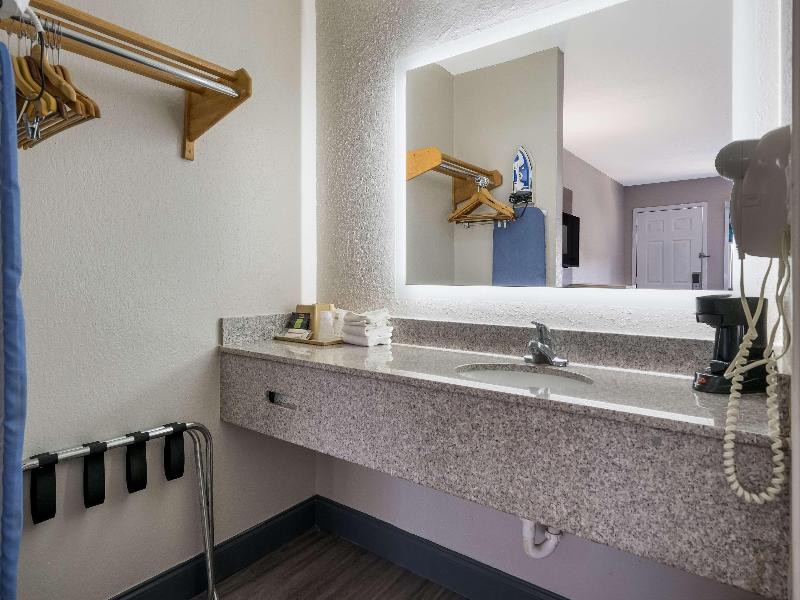 SureStay Hotel by BW Spring North Houston image