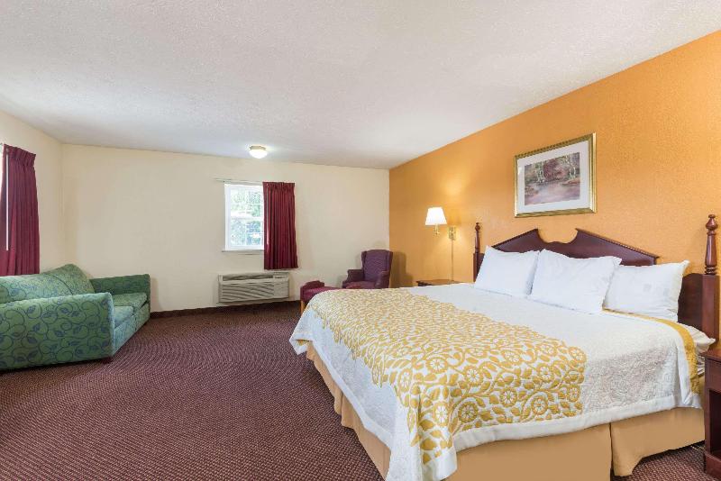 Days Inn by Wyndham Amherst image