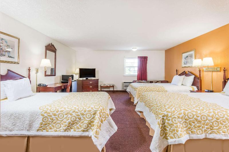 Days Inn by Wyndham Amherst image