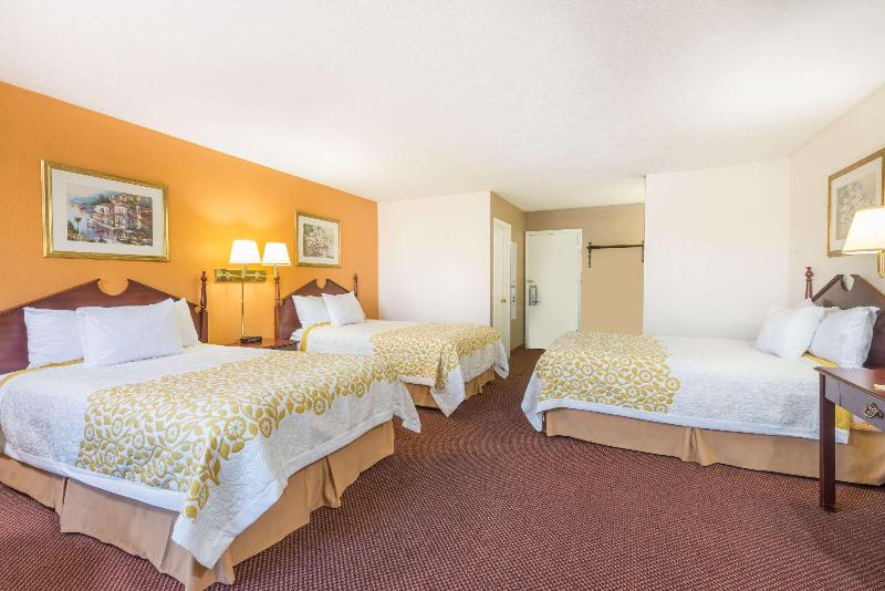 Days Inn by Wyndham Amherst image