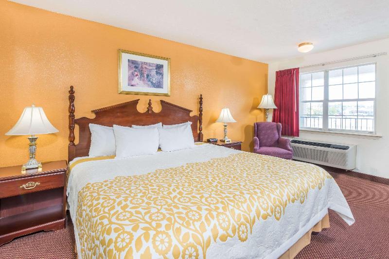 Days Inn by Wyndham Amherst image