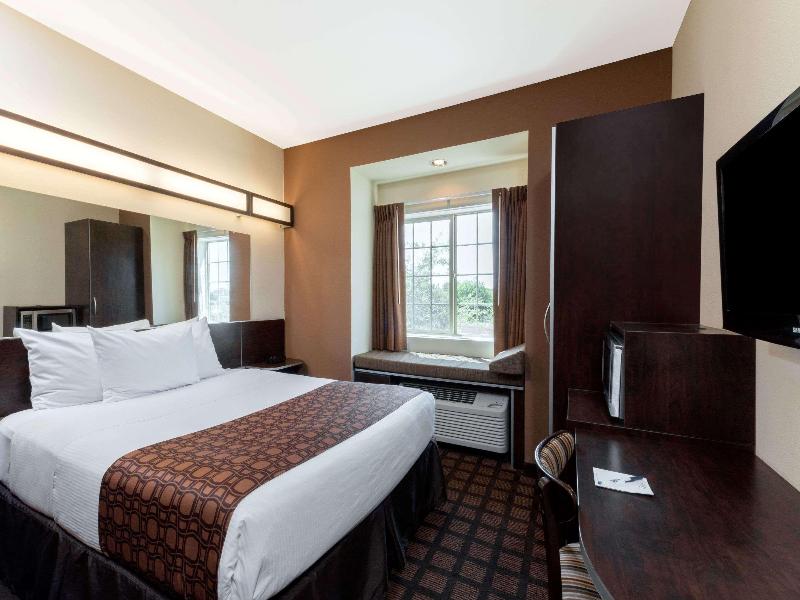 Microtel Inn & Suites By Wyndham Eagle Pass image