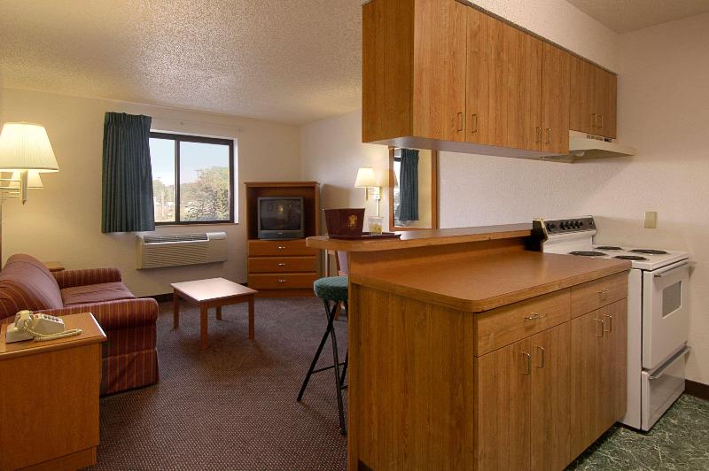 Super 8 by Wyndham Pulaski image