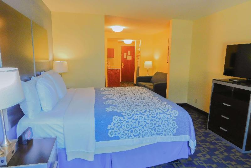 Days Inn & Suites By Wyndham Pocahontas image