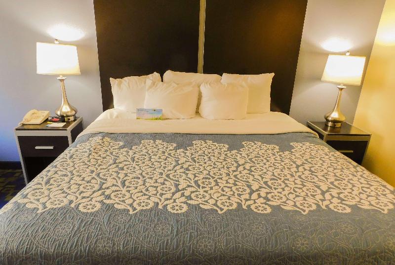 Days Inn & Suites By Wyndham Pocahontas image