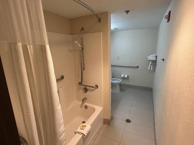 Travelodge By Wyndham Arlington/Dallas Area image