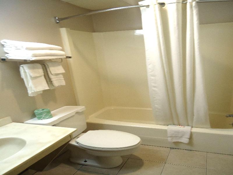 Knights Inn Paxinos Danville image