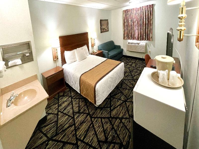Knights Inn Paxinos Danville image