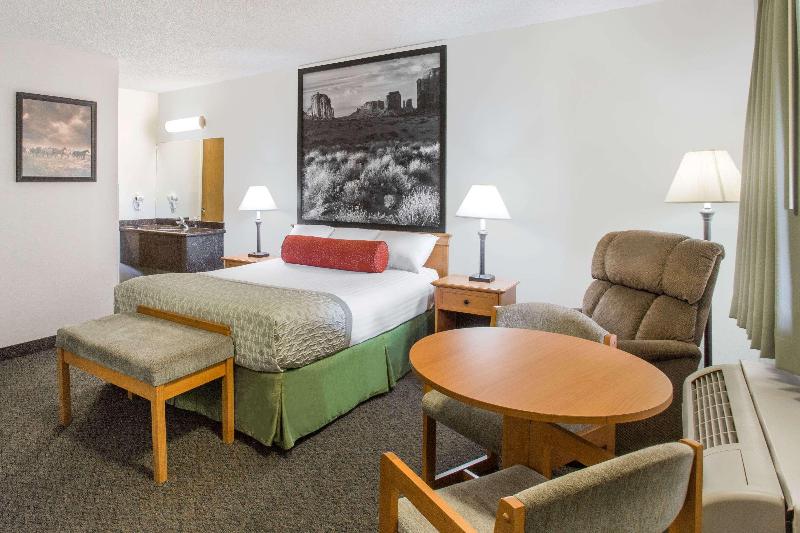 Super 8 by Wyndham Salina/Scenic Hills Area image 10