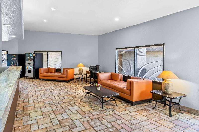 Days Inn by Wyndham Buckeye - Image 4