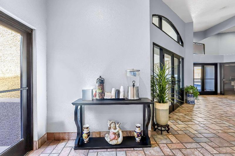 Days Inn by Wyndham Buckeye - Image 5