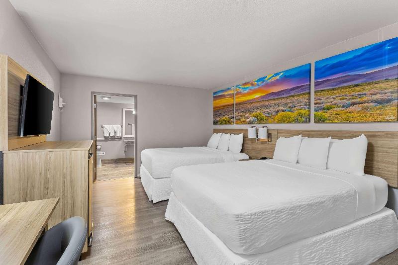 Days Inn by Wyndham Buckeye - Image 10