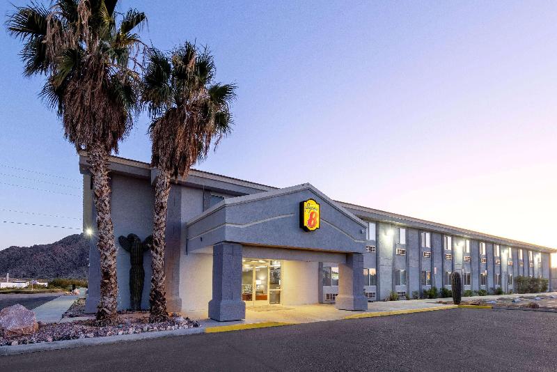Super 8 By Wyndham Quartzsite Az image
