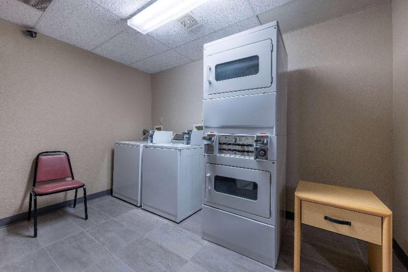 Super 8 By Wyndham Quartzsite Az image