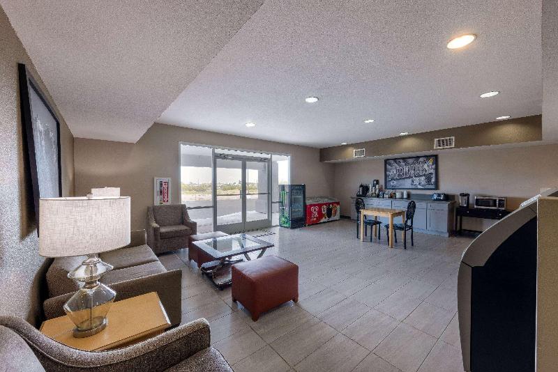 Super 8 By Wyndham Quartzsite Az image