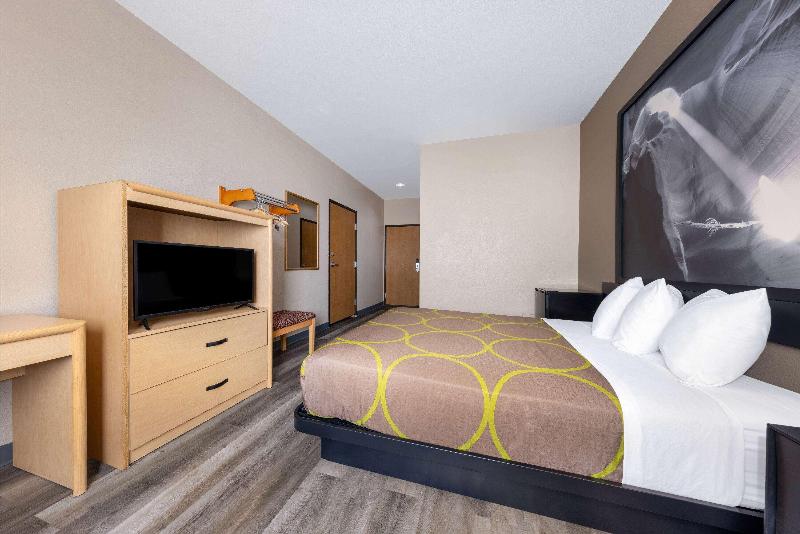 Super 8 By Wyndham Quartzsite Az image