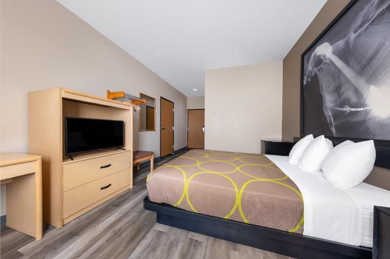 Super 8 By Wyndham Quartzsite Az image