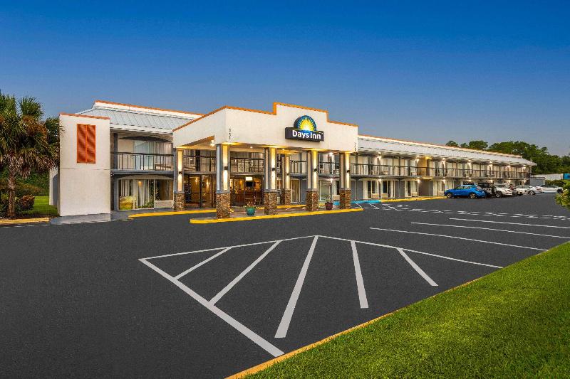 Days Inn by Wyndham Wildwood I-75 image