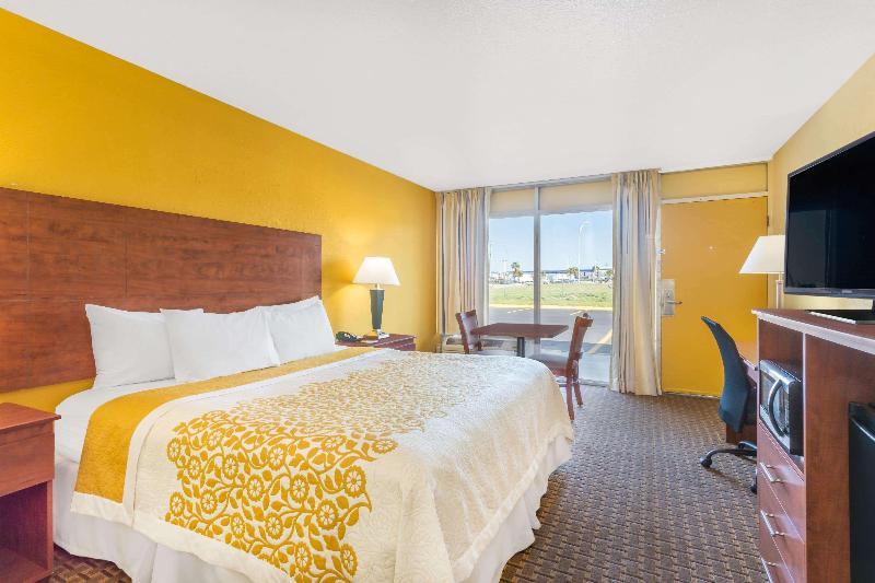 Days Inn by Wyndham Wildwood I-75 image