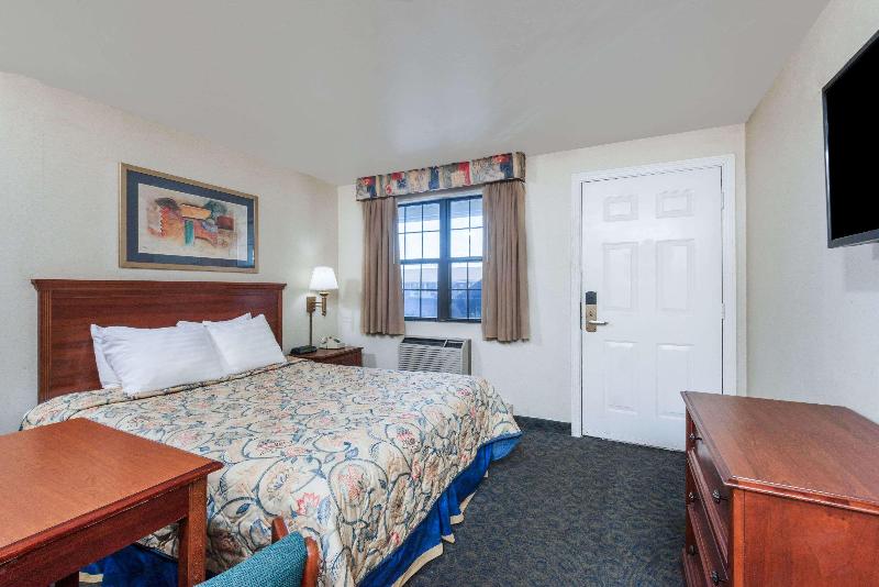 Knights Inn North Attleboro image