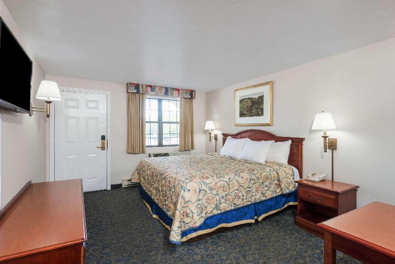 Knights Inn North Attleboro image