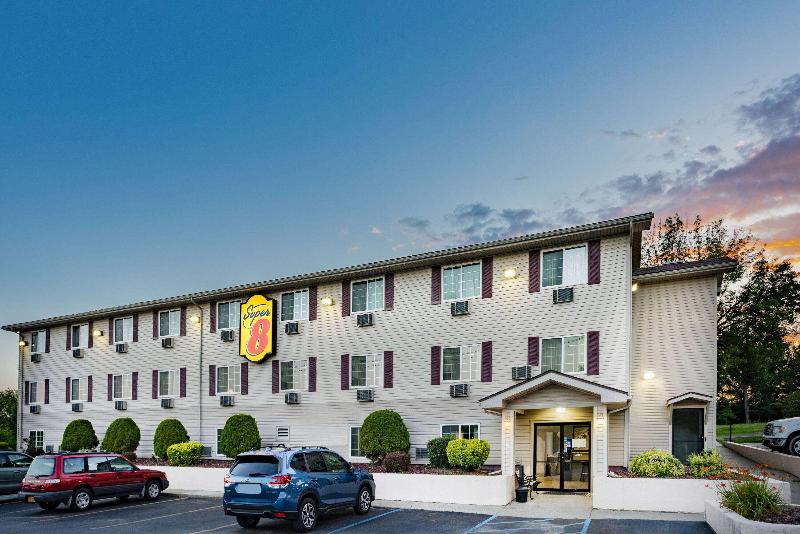 Super 8 by Wyndham Johnstown/Gloversville image