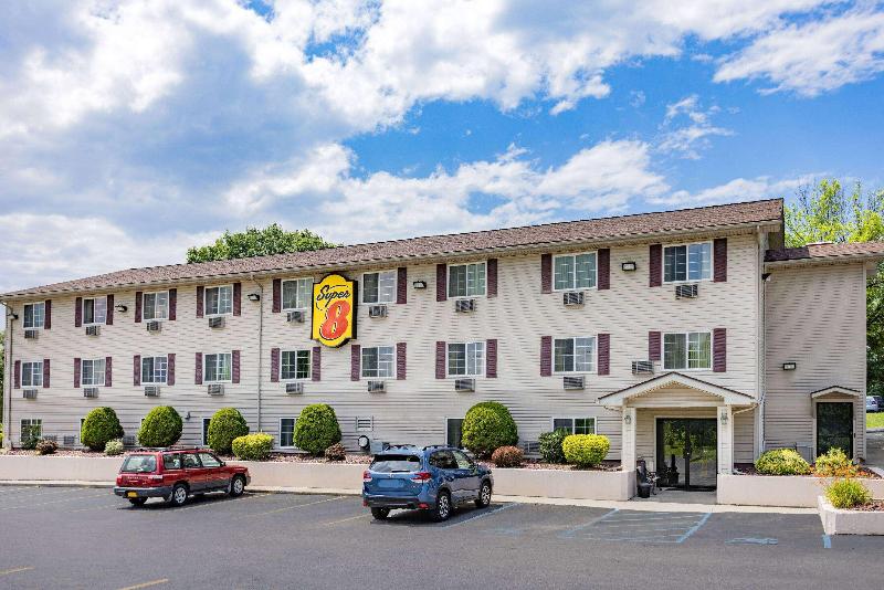 Super 8 by Wyndham Johnstown/Gloversville image