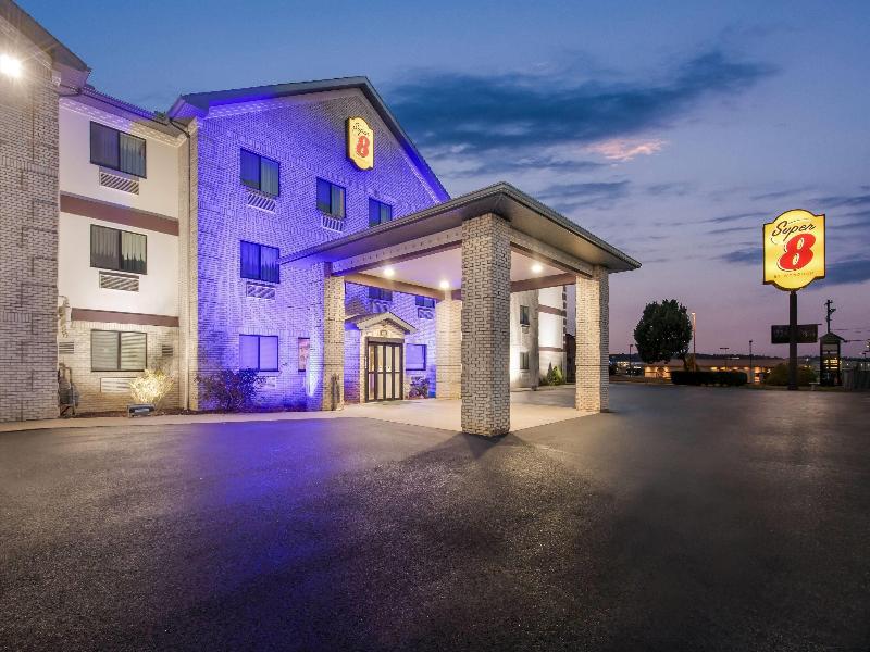 Super 8 By Wyndham Uniontown Pa image