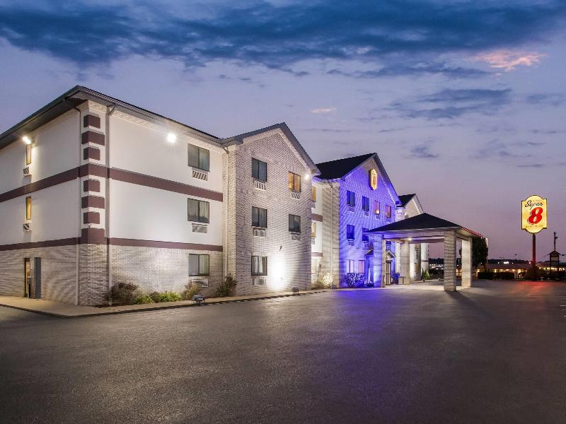 Super 8 By Wyndham Uniontown Pa image