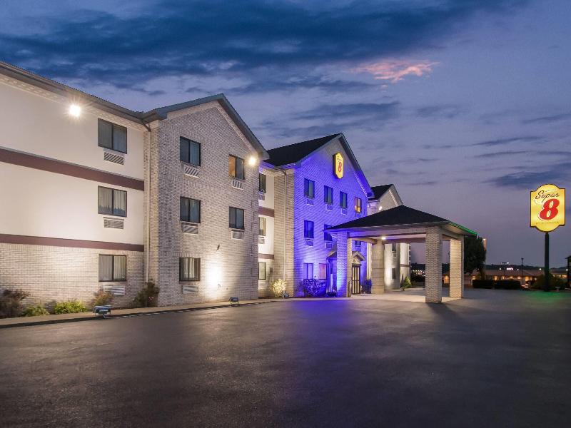 Super 8 By Wyndham Uniontown Pa image