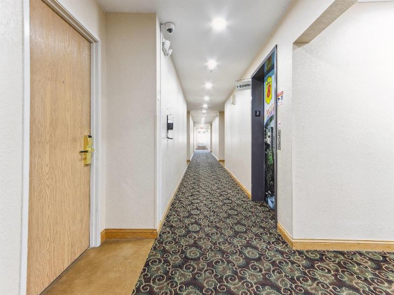 Super 8 By Wyndham Uniontown Pa image