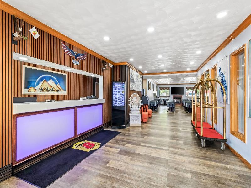 Super 8 By Wyndham Uniontown Pa image
